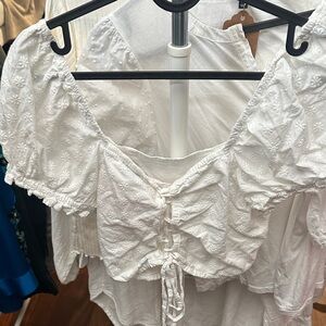 Chic White Embroidered Blouse